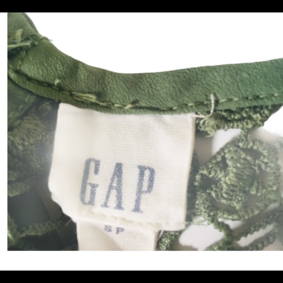 GAP Crochet Lace Sleeveless Blouse With Scoop Neck Twig Green Size Small - Picture 10 of 11